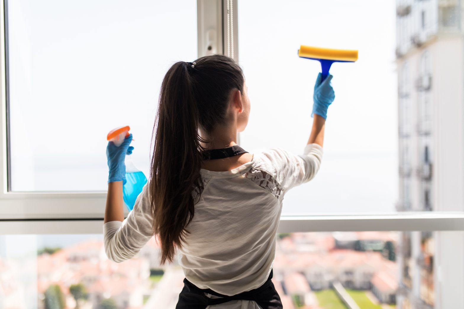 Professional Steps for Cleaning a Window
