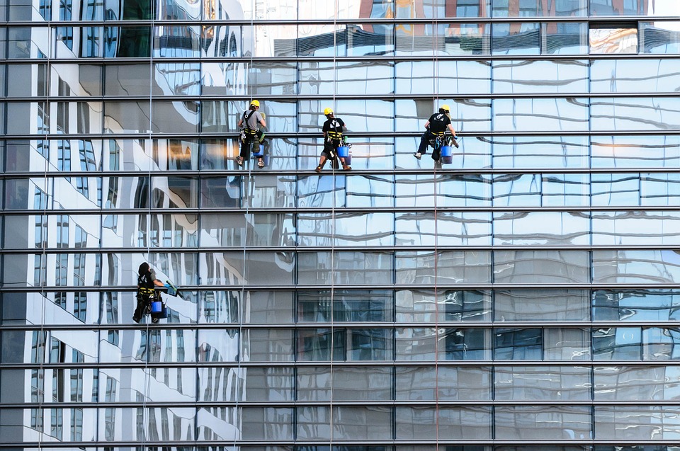 HIGH RISE WINDOW CLEANING