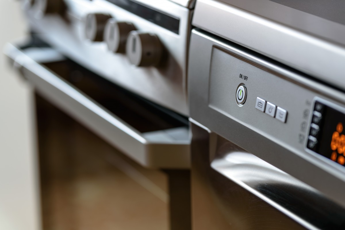 3 Steps to Clean Your Oven
