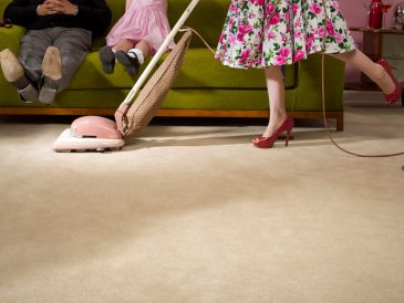 3 Cleaning Tips From 1950’s Housewives Worth Stealing